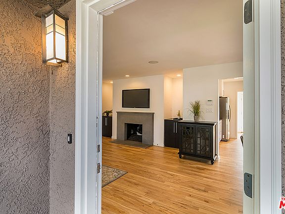 4th image of 7318 W 88th Pl