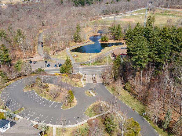 1 Winding Trl #1, Middlebury, CT 06762