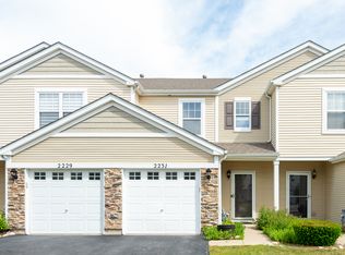 2231 Flagstone Ln, Carpentersville, IL 60110