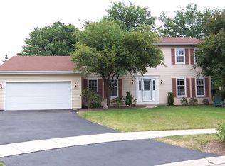 694 Sterling Ct, Naperville, IL 60540