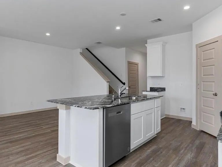 1039 Great Barracuda Ln — Photo 10