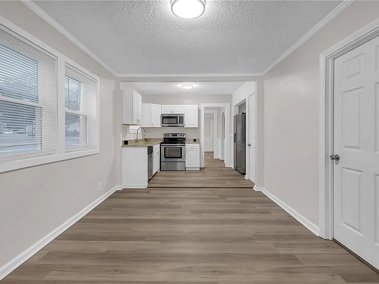 1683 Candler Rd — Photo 10