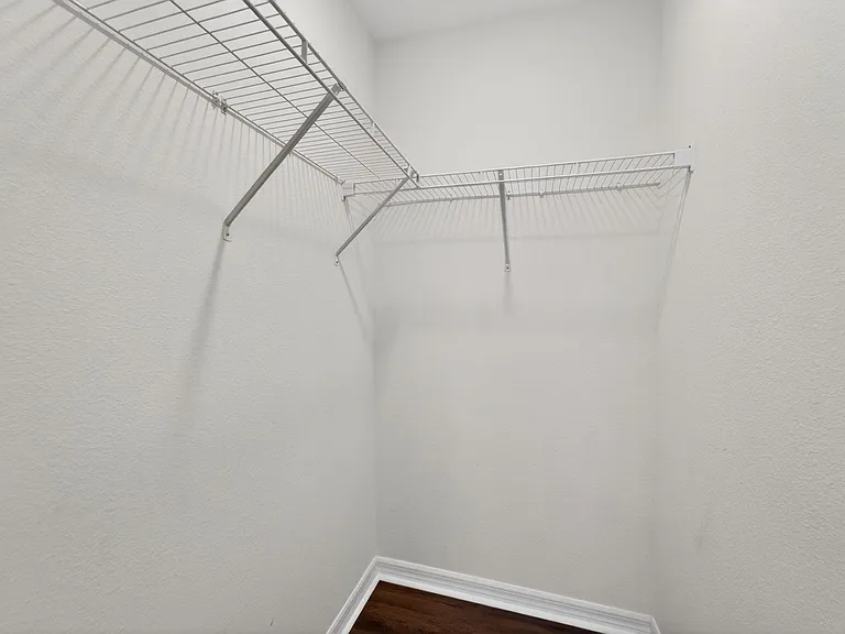 3842 Hampstead Ln — Photo 41