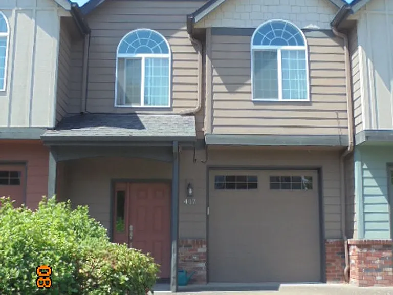417 SW Pemberly Loop — Photo 1