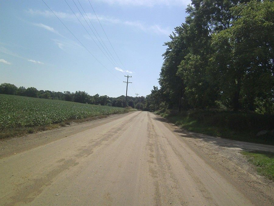 2nd image of 2882 Fisk Rd