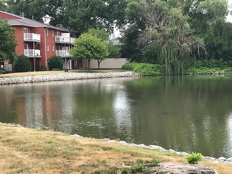203 Woodside Dr — Photo 1