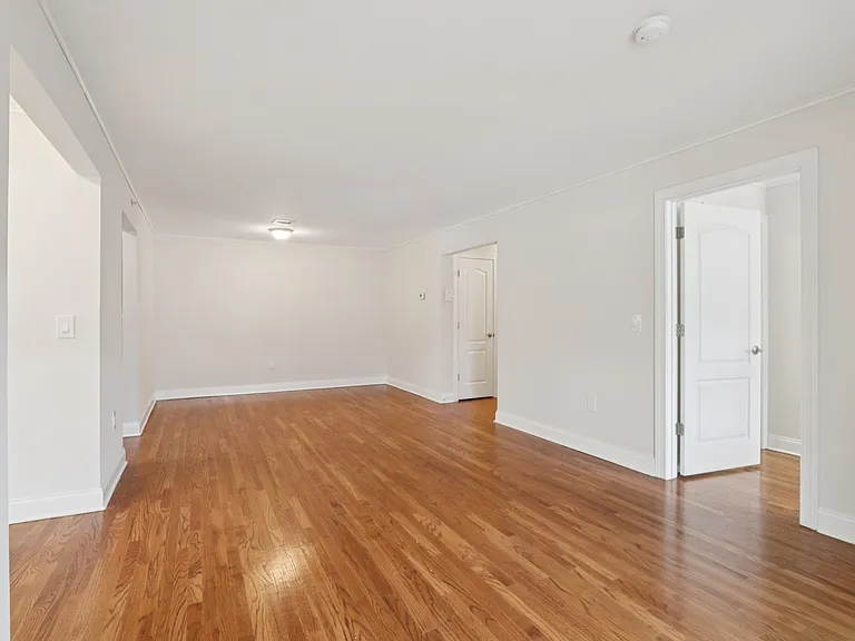 Summit Ridge Luxury Apartments — Photo 11