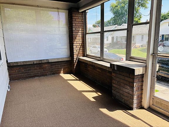 2nd image of 1809 Boulevard Pl
