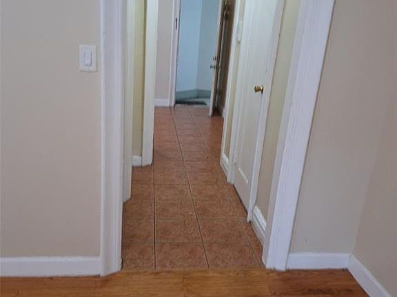 3rd image of 527 34th St #29