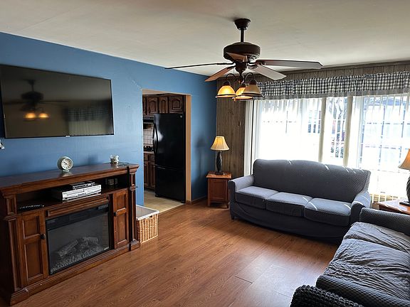 3rd image of 4716 W 98th Pl