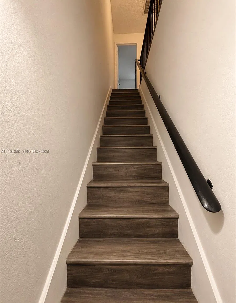 Royal Village Townhouses — Photo 4