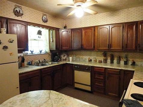 5th image of 9130 Cranston Rd