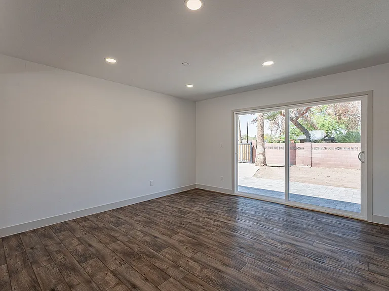 102 E Santa Cruz Dr — Photo 7
