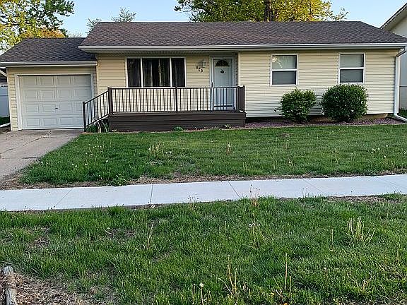 2nd image of 820 El Paso Dr
