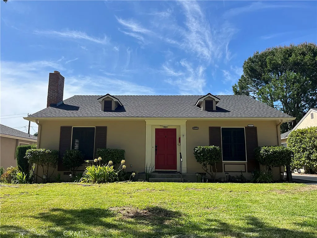 3 bed, 1295 sqft, $5,350 — Photo 1