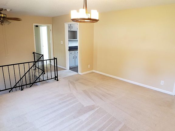 5th image of 332 Bancroft Dr
