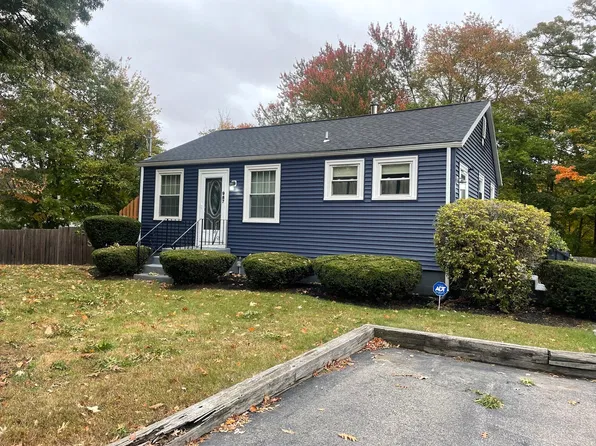 987 Bedford St, Whitman, MA 02382