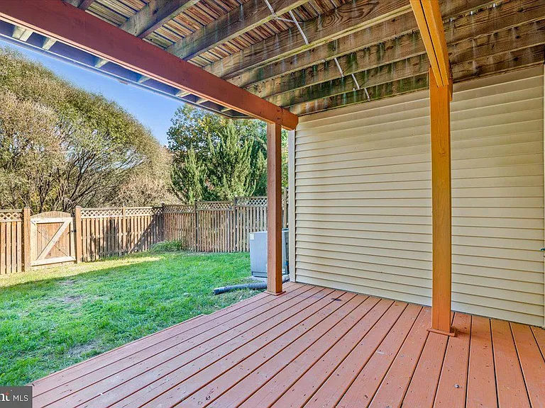 2442 Rippling Brook Rd — Photo 36
