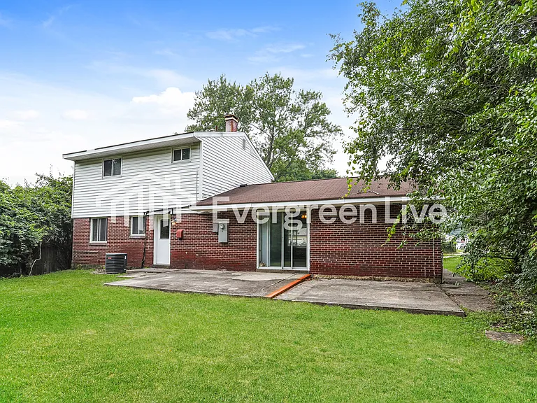 10966 Maplehill Dr — Photo 15