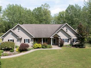 6800 Swamp Rd, Auburn, NY 13021