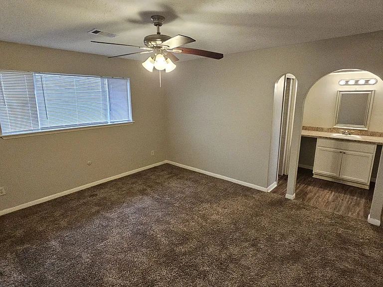 1404 Cactus St — Photo 21