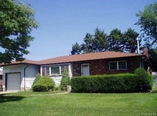 406 Plainview Road, Hicksville, NY