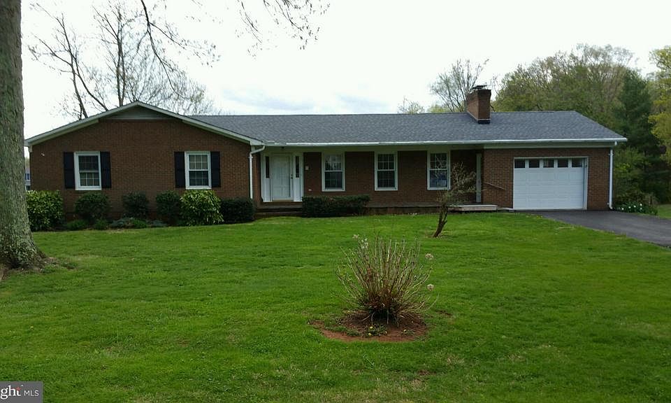 1st image of 19464 Hickory Dr