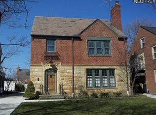 2556 Fenwick Rd, University Heights, OH 44118