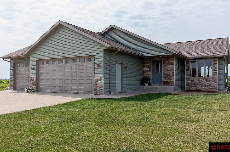 1st image of 213 Wickfield Dr