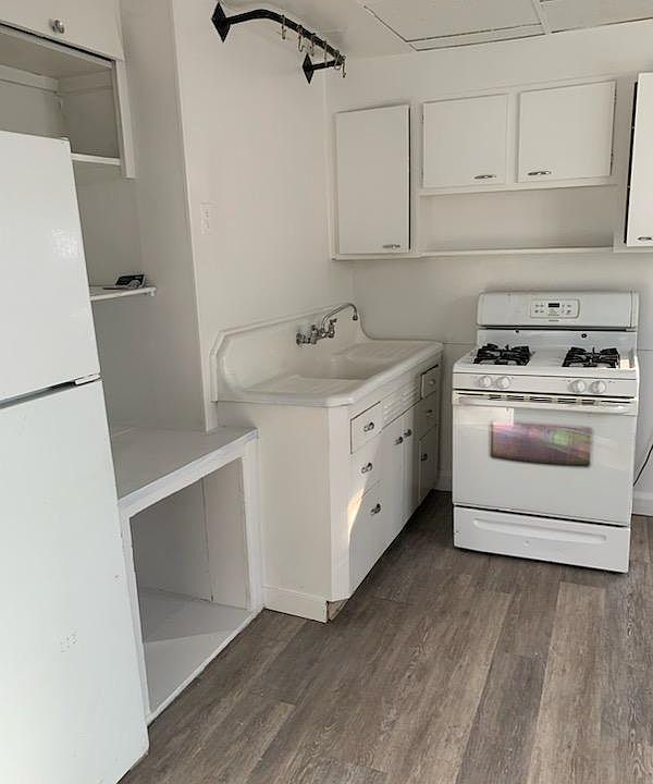 2nd image of 4712 Brighton Blvd