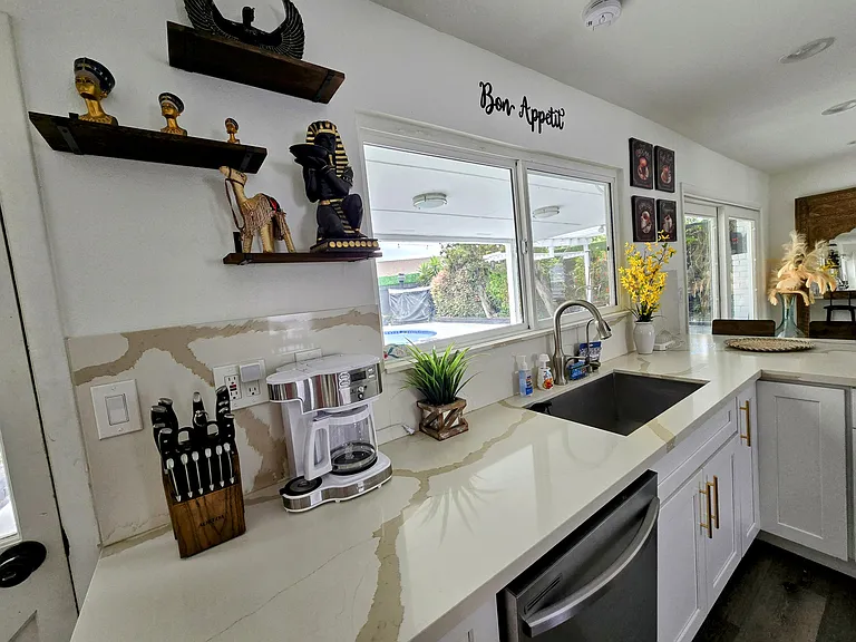 2548 E Wilson Ave — Photo 129