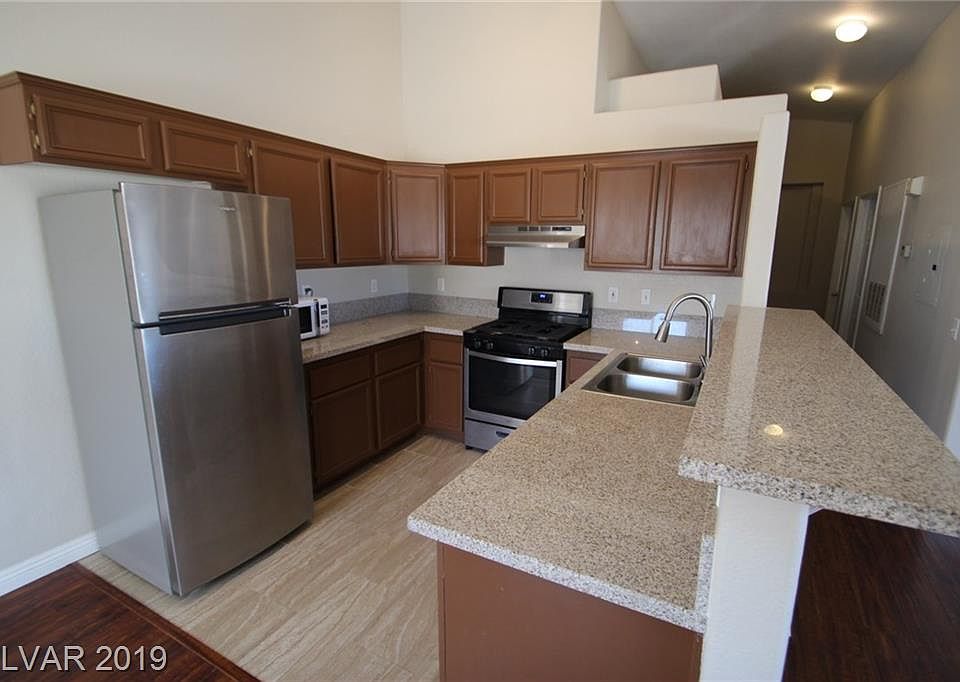 1st image of 2110 N Los Feliz St #2042