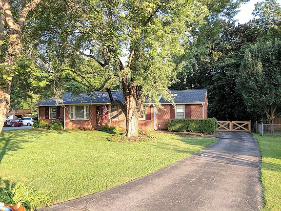 Front of house (driveway)