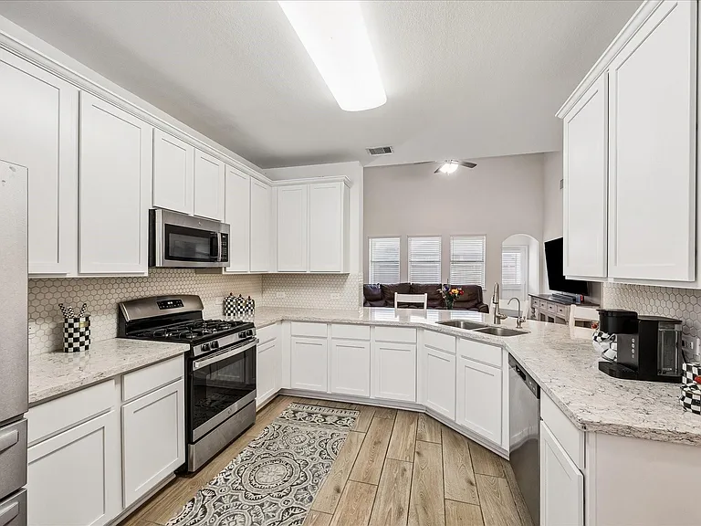 1189 Bluebonnet Trl — Photo 6