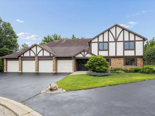 546 Banyon Ln APT B, La Grange, IL 60525