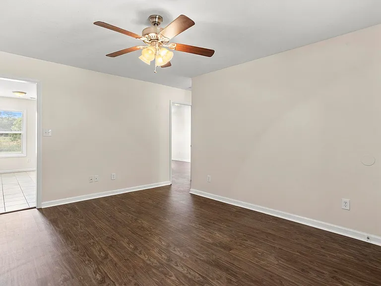140 Lain Mark Dr — Photo 7
