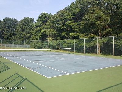 Pool, tennis, basketball...