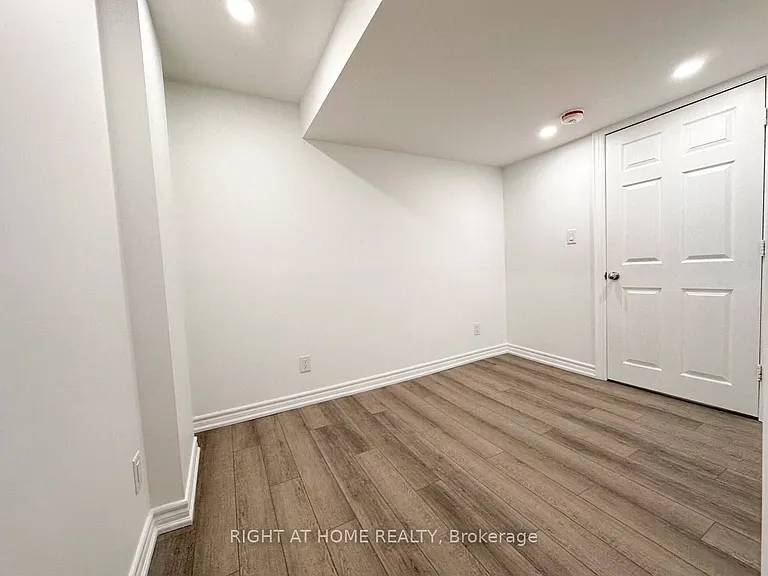 361 Gaston Pl #B — Photo 10