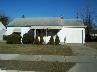 27300 Woodmont St, Roseville, MI