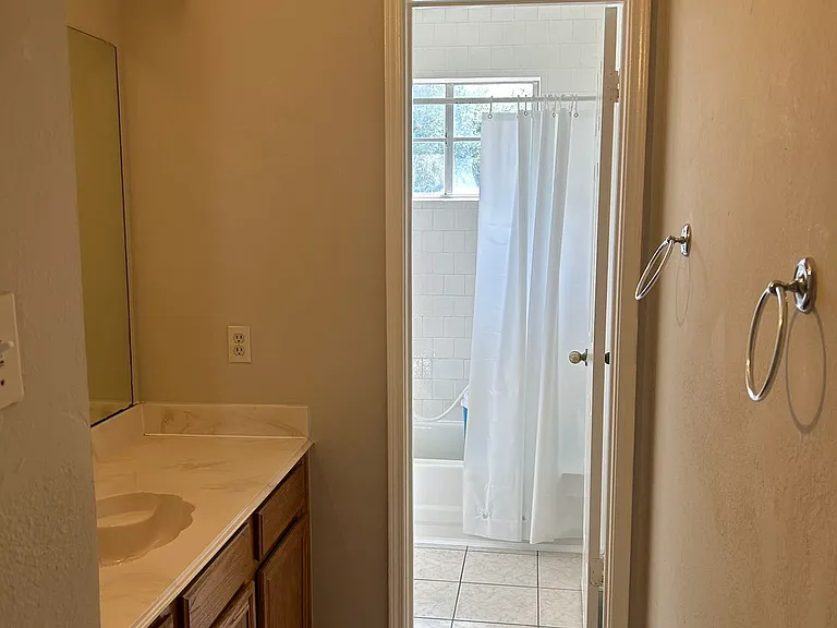 13818 Dentwood Dr — Photo 4