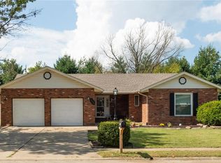1273 Chancellor Dr, Edwardsville, IL