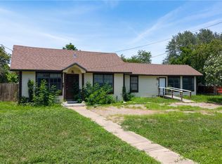 801 E 1st St, Alice, TX 78332