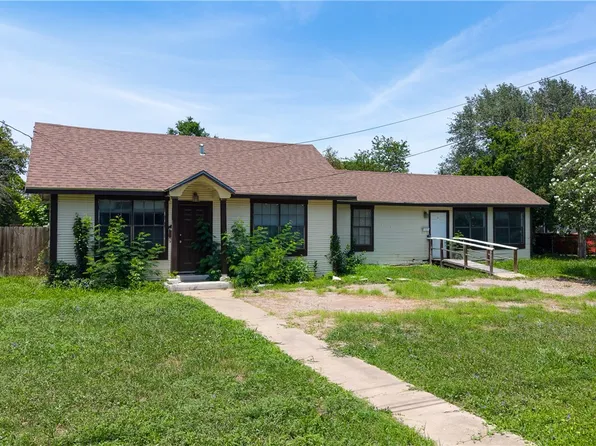 801 E 1st St, Alice, TX 78332