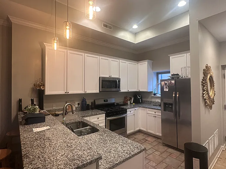 2136 W Jackson Blvd #2 — Photo 8