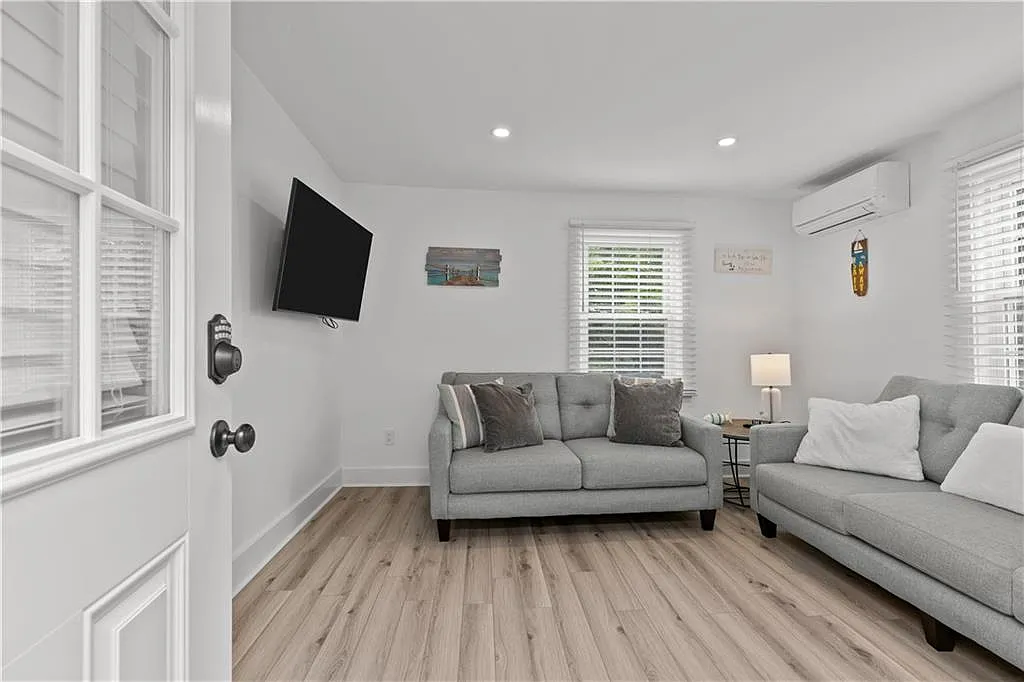 1 bed, 650 sqft, $2,800 — Photo 3