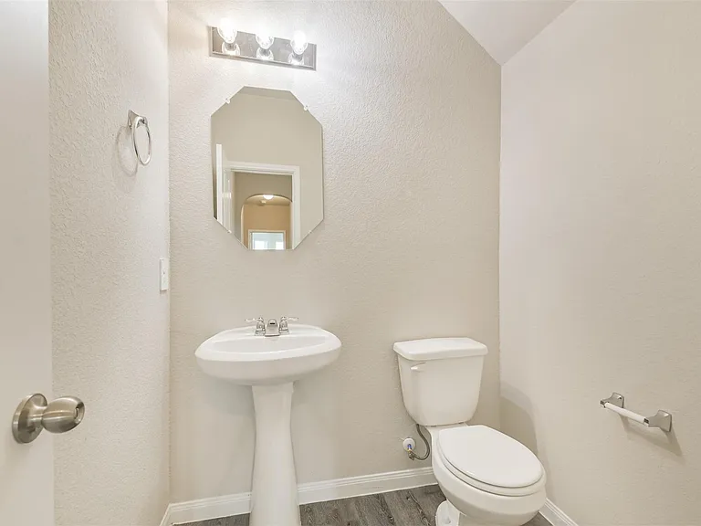 2934 Lawrence Park Ct — Photo 16