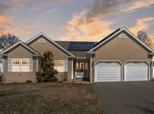 16 Ravenwood St, Springfield, MA 01119