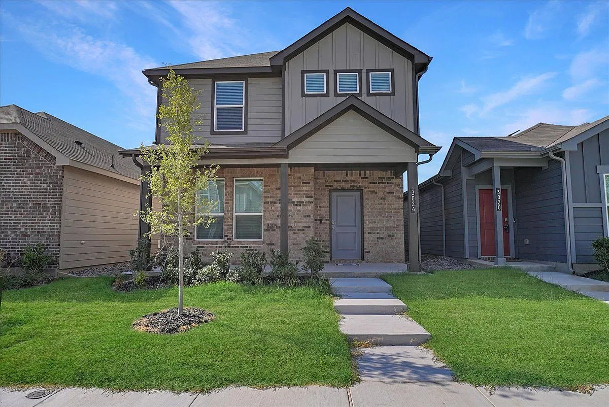 3 bed, 2.5 bath, 1935 sqft, $2,100 — Photo 2