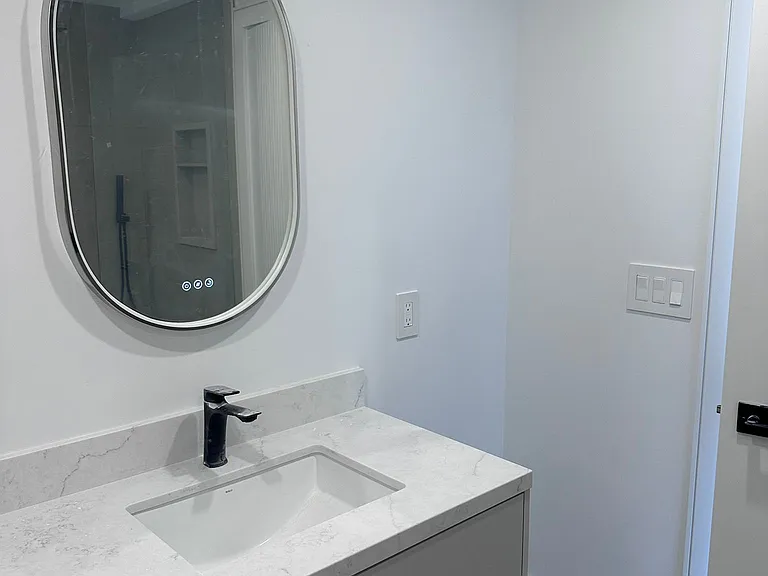 506 Wellington Cres #BASEMENT — Photo 12