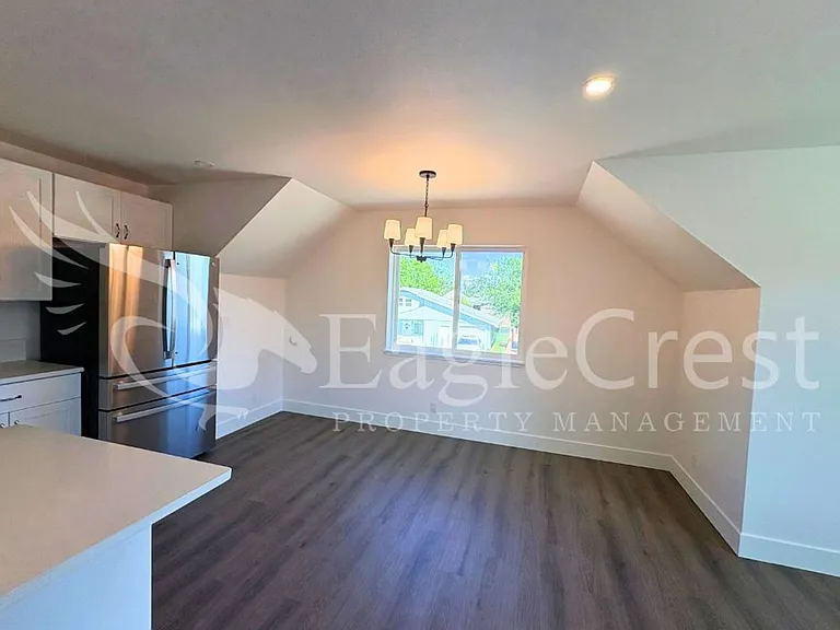 420 Ankeny St — Photo 46